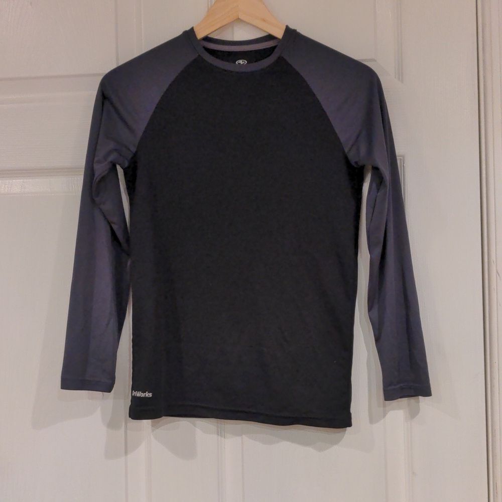 Youth‎ XL Black long sleeve t shirts